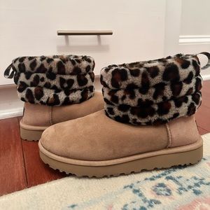 UGGS w/ cheetah print top!
